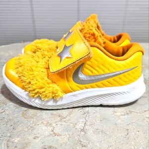 Nike Star Runner 2 Lil DC4405-700 Size 10C Toddler Shoes Yellow Gently Used